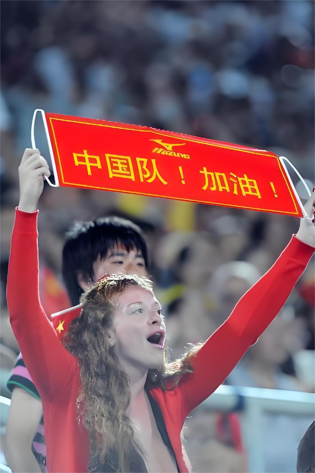 包含运动员专访：比赛背后的坚持与梦想的词条